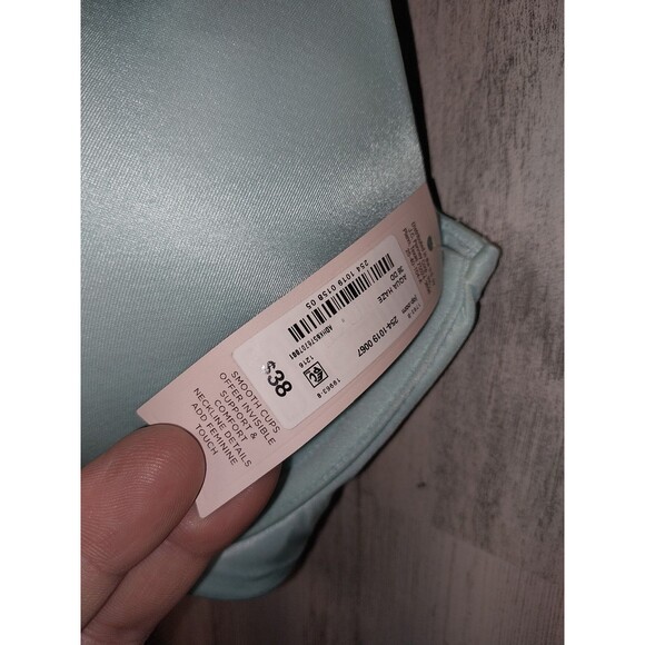 Ambrielle Everyday Full Coverage With Fadhion Neck Underwire Bra Turquoise 36DD - Picture 3 of 7